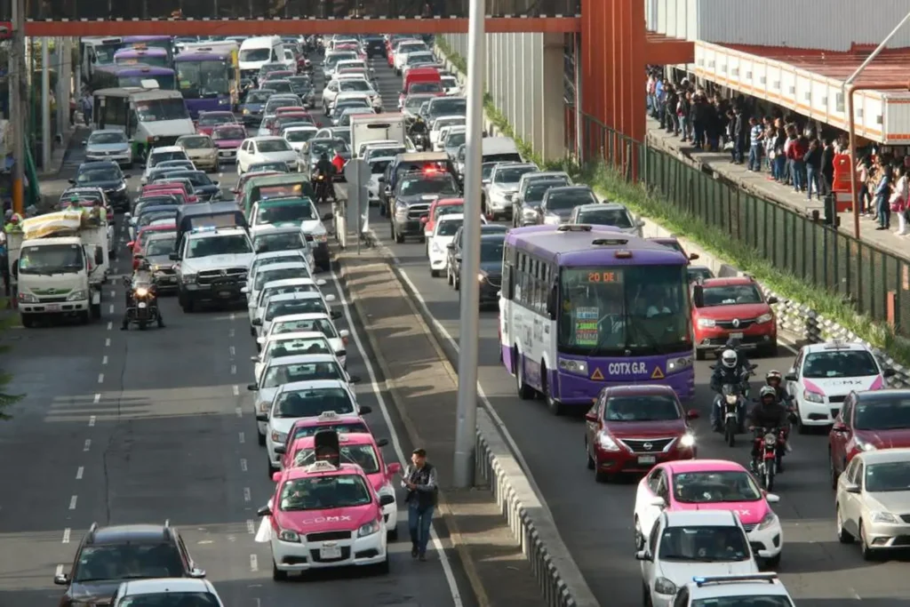 cuanto tiempo se pierde en el trafico tv azteca 889 noticias